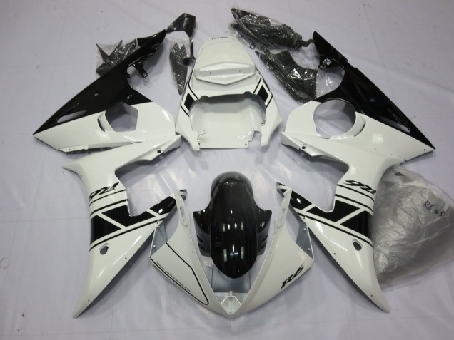 2003-2005 Black and white Yamaha R6 Motorcycle Fairing UK 2003-2005 Black and white Yamaha R6 Motorcycle Fairing UK