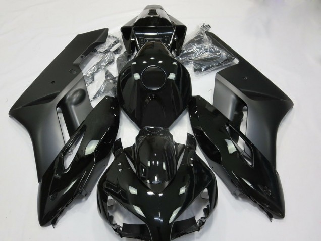 2004-2005 Matte and Gloss Black Honda CBR1000RR Motorcycle Fairing UK 2004-2005 Matte and Gloss Black Honda CBR1000RR Motorcycle Fairing UK