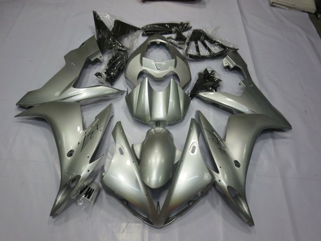 2004-2006 Gloss Silver Yamaha R1 Motorcycle Fairing UK 2004-2006 Gloss Silver Yamaha R1 Motorcycle Fairing UK