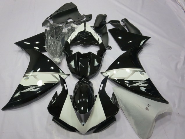 2013-2014 Black Silver White Yamaha R1 Motorcycle Fairing UK 2013-2014 Black Silver White Yamaha R1 Motorcycle Fairing UK